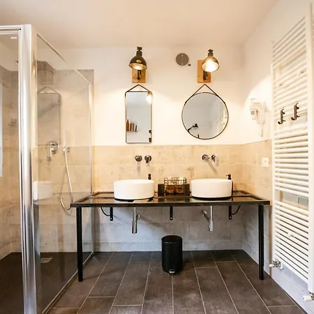 Maison 1933 4* קאפרינו ורונזה