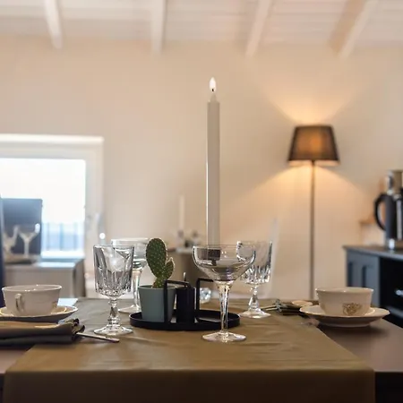 Maison 1933 Bed & Breakfast