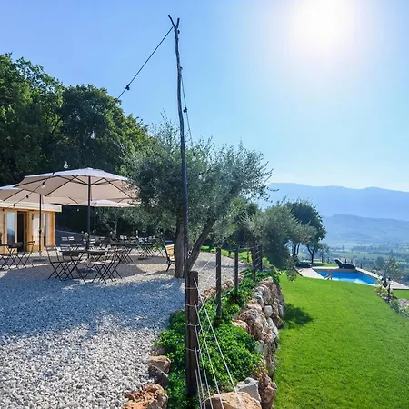 Maison 1933 Bed & Breakfast *
