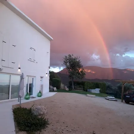 Maison 1933 לינה וארוחת בוקר 4*