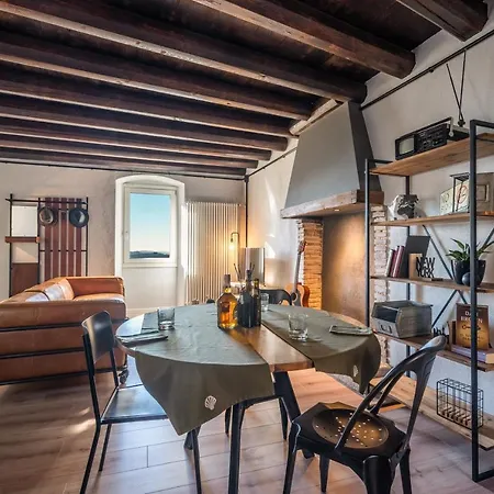 Oda ve Kahvaltı Maison 1933 4*