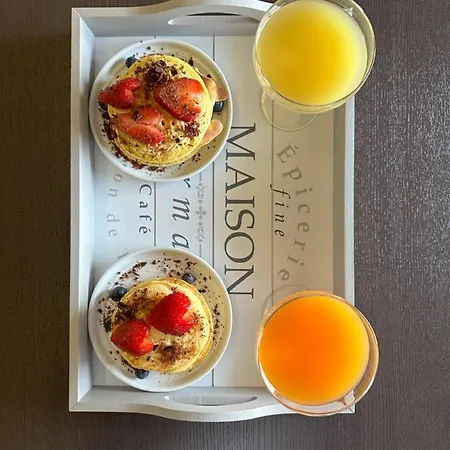 Maison 1933 לינה וארוחת בוקר 4*