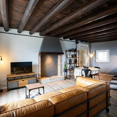 Maison 1933 Bed & Breakfast