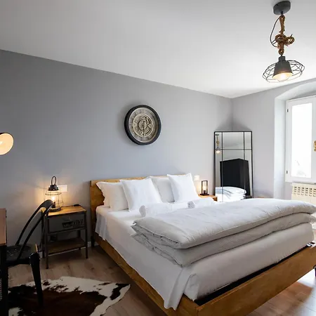 Maison 1933 קאפרינו ורונזה