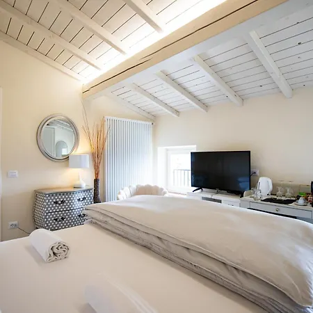 Maison 1933 קאפרינו ורונזה