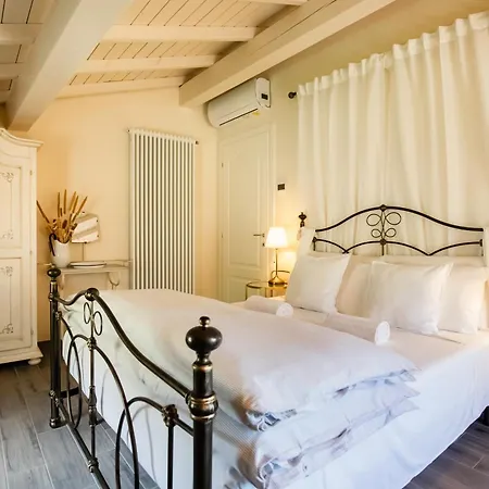 Maison 1933 Bed & Breakfast