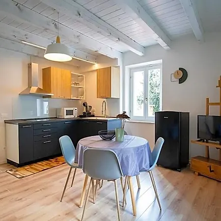 Maison 1933 Bed & Breakfast 4*