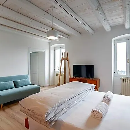 Maison 1933 לינה וארוחת בוקר 4*