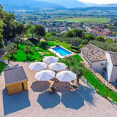 Maison 1933 Bed & Breakfast Caprino Veronese