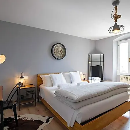 Maison 1933 לינה וארוחת בוקר 4*
