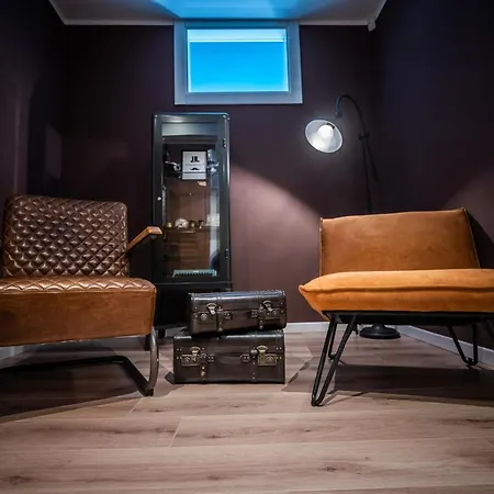 Maison 1933 4*