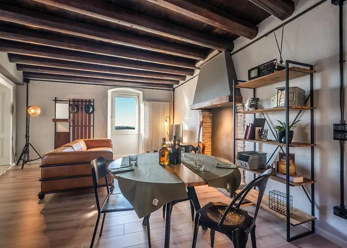 Oda ve Kahvaltı Maison 1933 4*